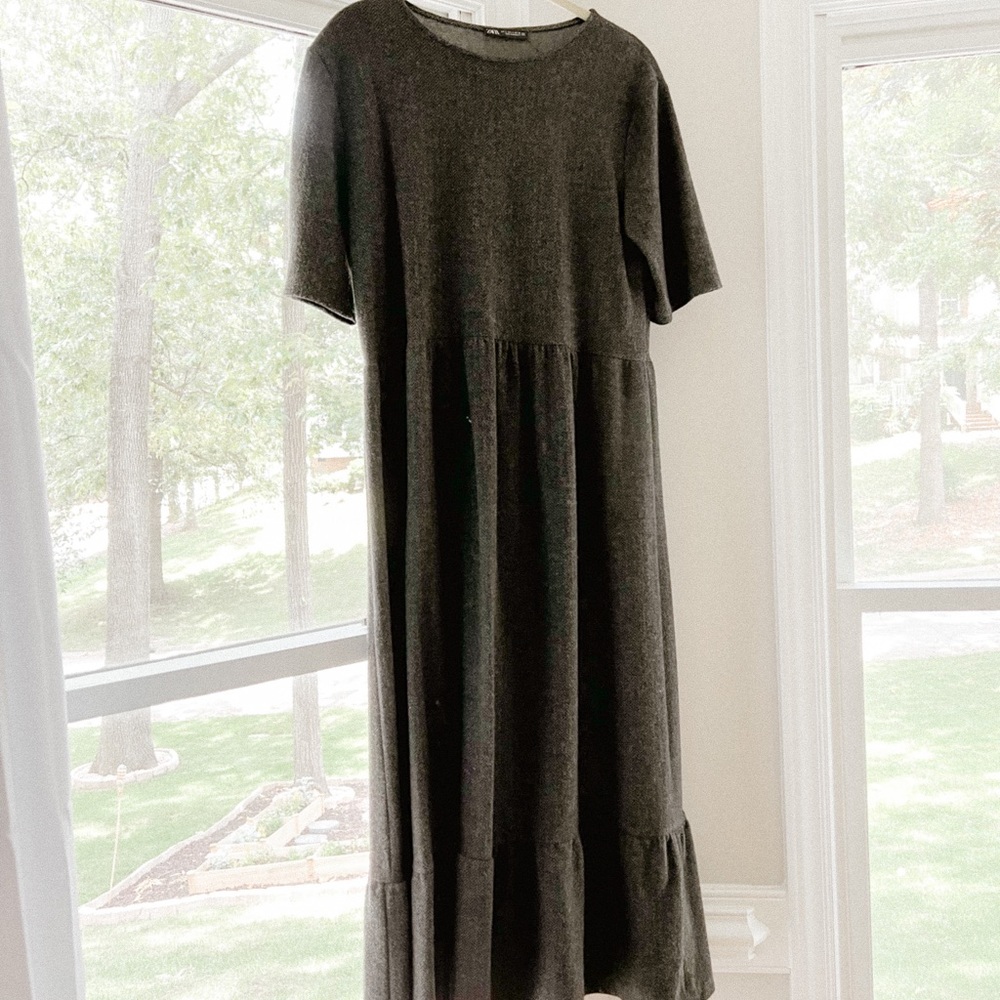 Zara maxi dress size S. Gray super soft material. Great condition